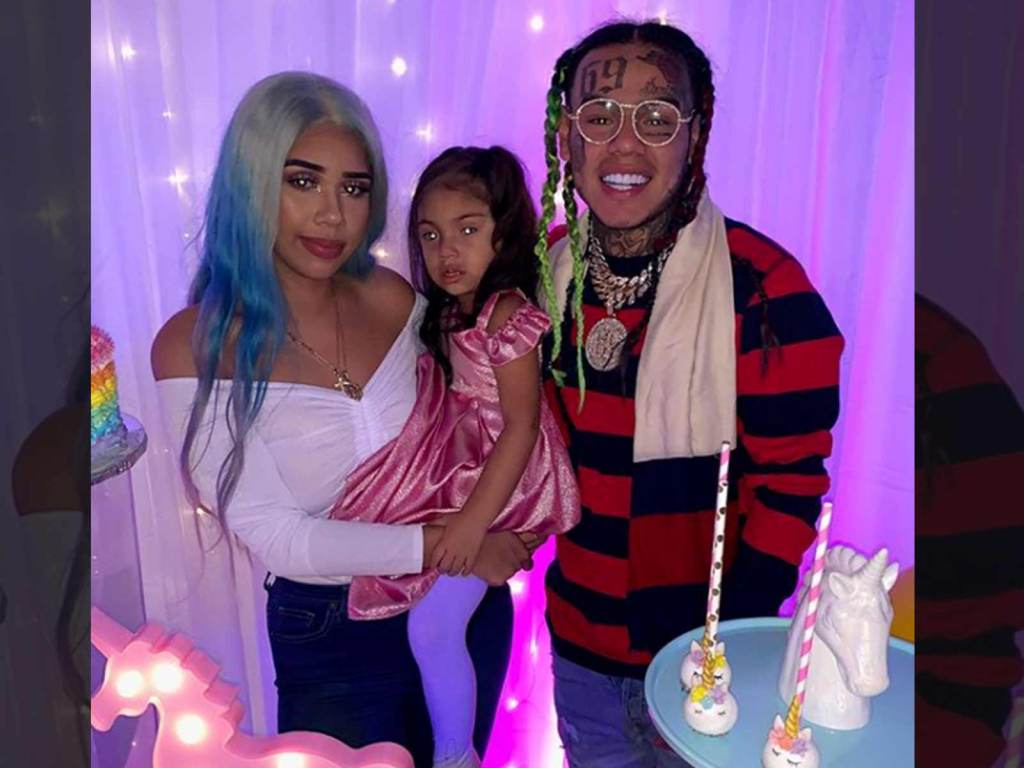 ”tekashi-69-reportedly-did-not-give-his-three-year-old-daughter-anything-for-christmas-but-gifted-his-gf-jade-a-new-car”