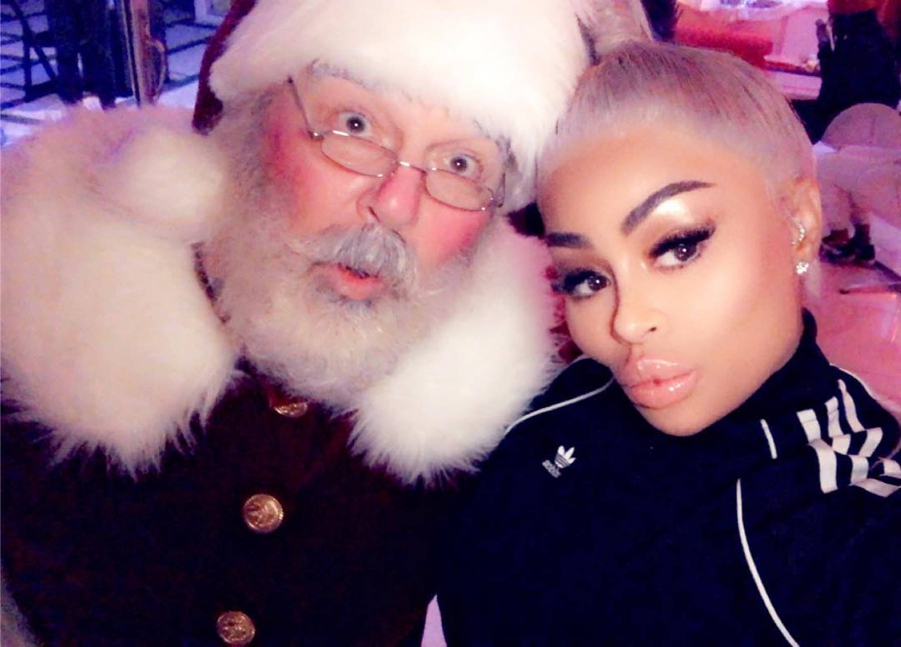 Rob Kardashian Fears That Blac Chyna Will Ruin His Christmas Plans With His Special ...1800 x 1292