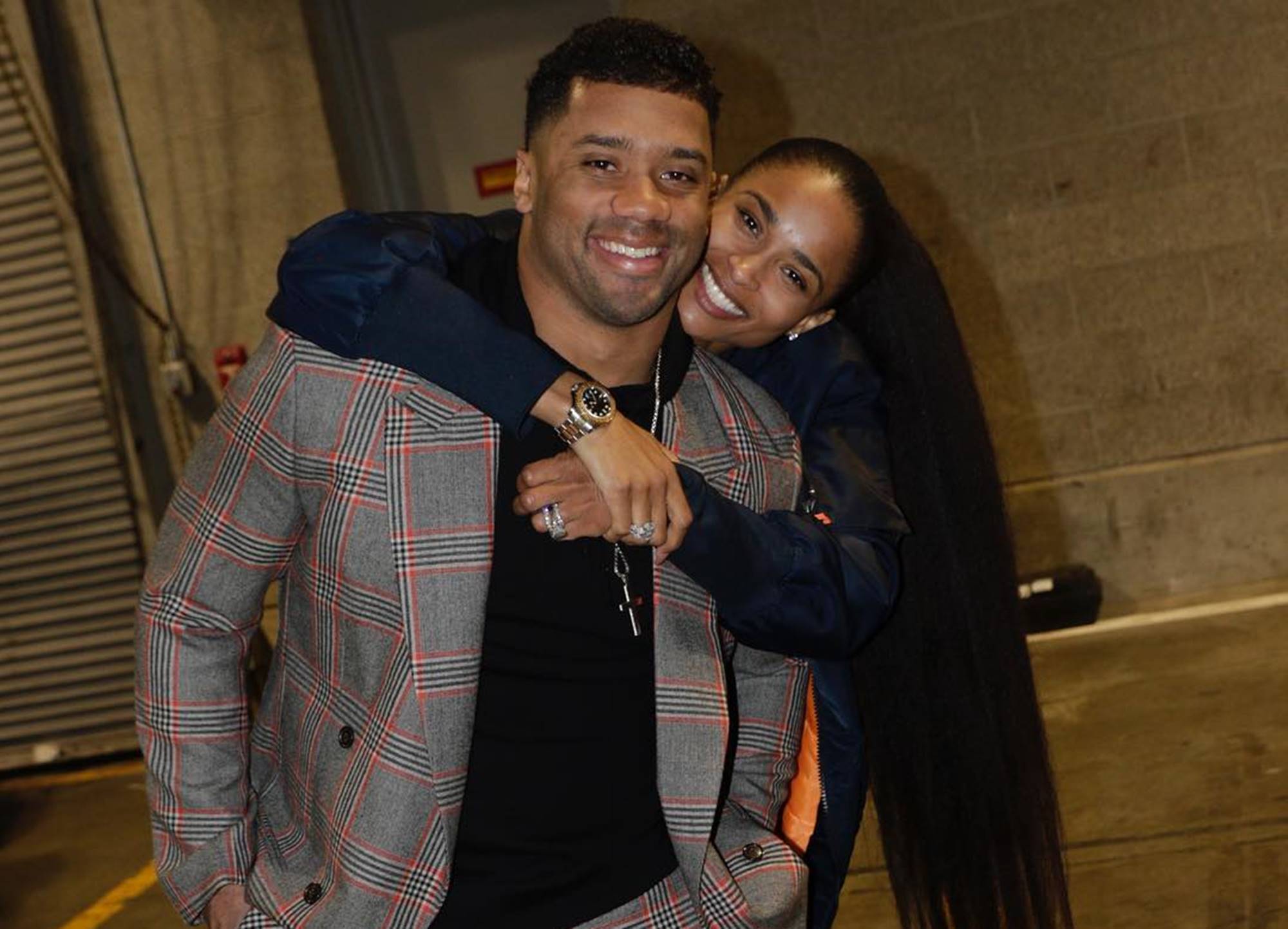 ”proud-wife-ciara-focuses-on-her-man-russell-wilson-as-critics-bash-futures-moms-hair-and-looks”