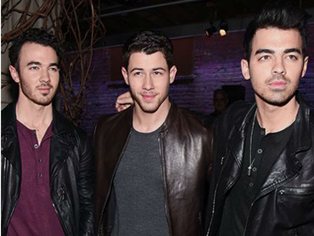 ”jonas-brothers-reunion-and-new-single-sucker-news-sends-fans-into-a-frenzy”