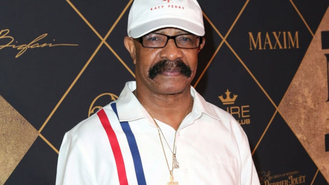 Drake's dad declares support for 'friends' R. Kelly and Jussie Smollett