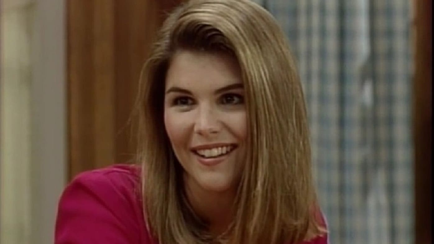 Twitter Roasts Full House’s “Aunt Becky” Over Lori Loughlin’s Alleged ...1396 x 786