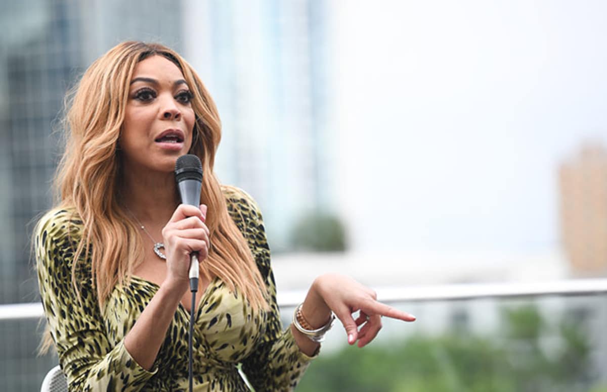 Wendy Williams Says R. Kelly Needs ‘Solitary Confinement’ – He ‘Brainwashes ...