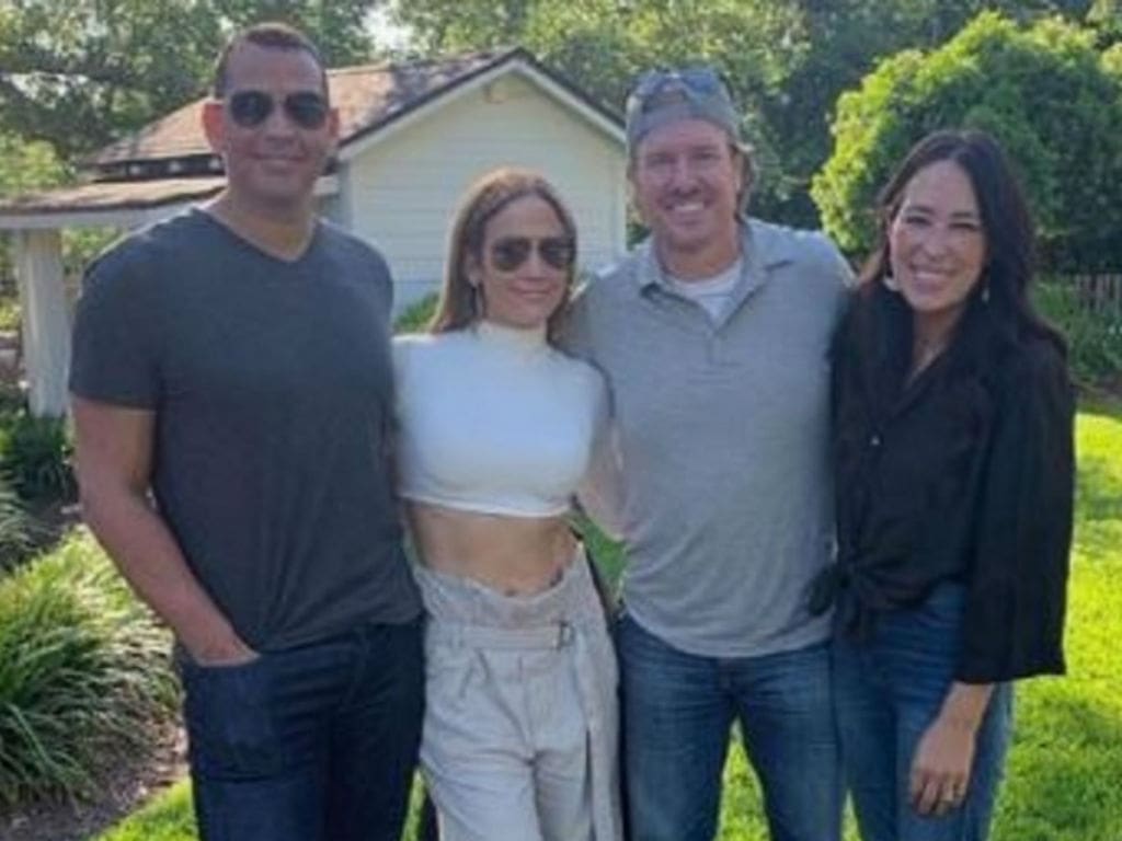 New BFF’s Alert Chip And Joanna Gaines Have Fun Filled Weekend With Jennifer Lopez ...1024 x 768