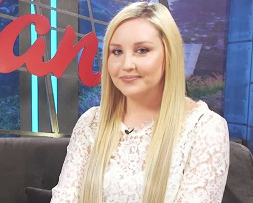 Amanda Bynes ‘Working On Herself’ After FIDM Graduation And Relapsing | Celebrity ...1040 x 834