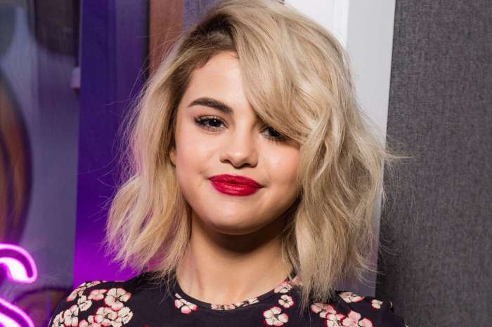 Selena Gomez To Stay Away From Social Media Even After Completing Her Treatment - Here's Why!