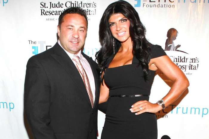 Teresa Giudice Not Wearing Her Wedding Ring While Joe's Still In Prison - Check Out The Pic!