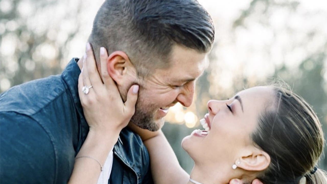 demi-leigh-nel-peters-tim-tebow-engaged