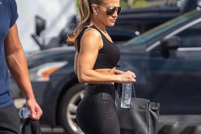 Jennifer Lopez Shows Off Her Amazing Body In New Picture After Breaking The Internet And Getting Alex Rodriguez And Diddy To Agree
