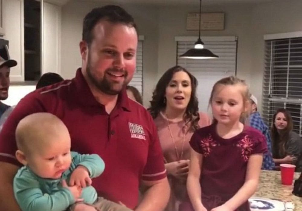Josh And Anna Duggar Returning To Counting On_ They Were Reportedly Spotted With A Camera Man