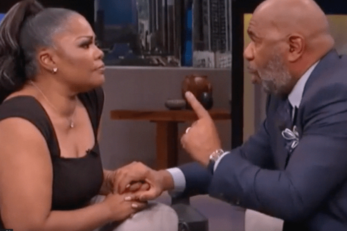 Steve Harvey Apologizes For His Comments Made To Mo'Nique After Major Backlash
