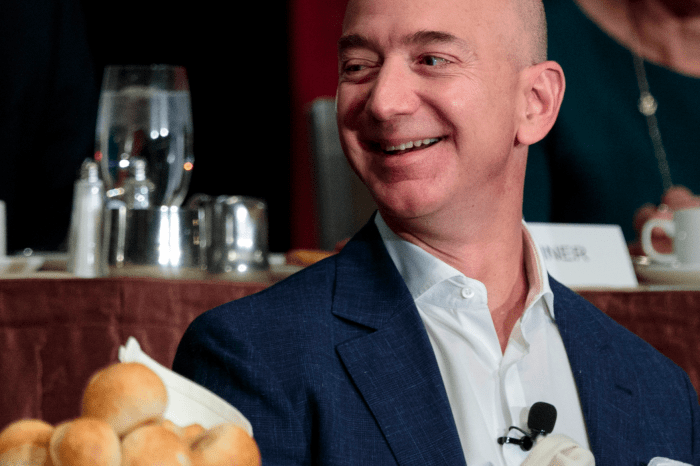 Jeff Bezos' Private Investigator Accuses Saudi Arabian Powers Of Leaking Explicit Text Messages