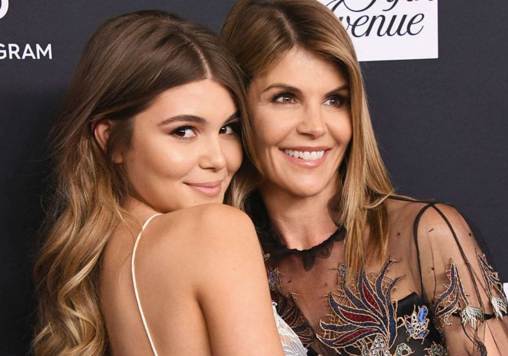 Lori Loughlin's Daughter Olivia Jade Is 'Furious' Over College Admissions Scandal, So Why Didn't She Fill Out Her Own Forms