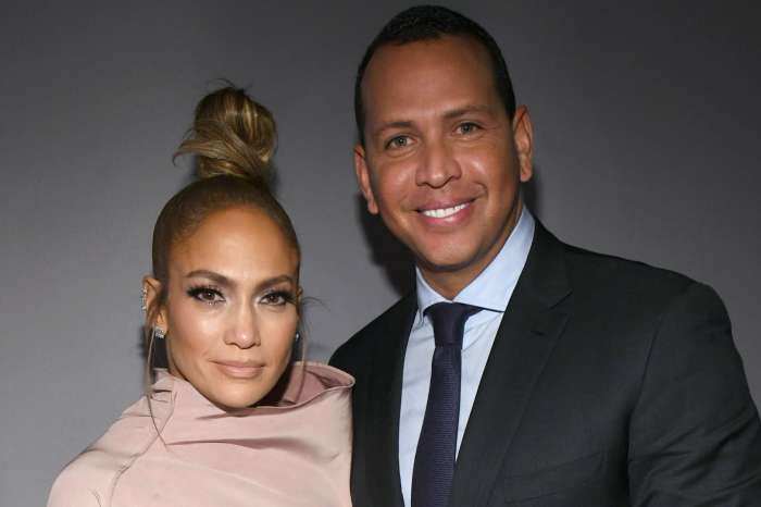 Alex Rodriguez And Jennifer Lopez Enjoy Romantic Outing At The Beach