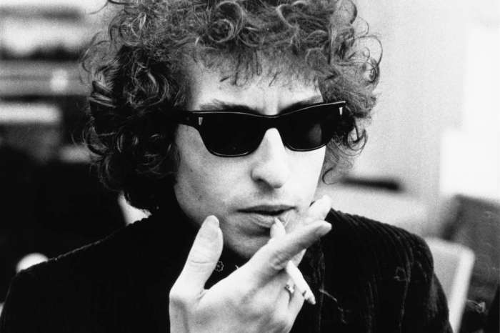 Bob Dylan Castigates Fans For Being On Their Cell Phones During Concert
