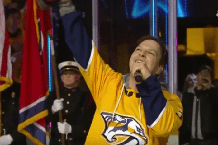 Gavin DeGraw Wipes Out After Singing Flawless National Anthem — Watch Video