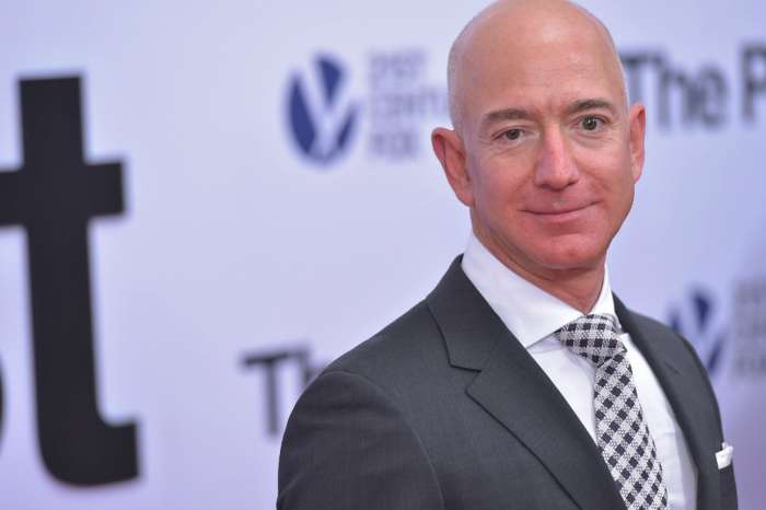 Jeff Bezos Maintains Distance From Lauren Sanchez Despite Being In Love