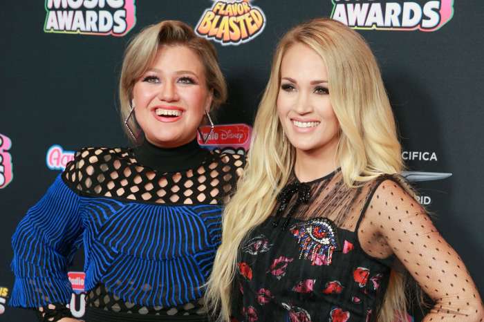 Kelly Clarkson Addresses Those Feud Rumors With Carrie Underwood In Funny Post