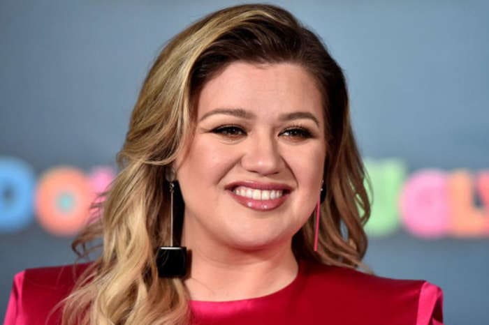 Kelly Clarkson Almost Falls Flat On Her Face At Red Carpet Event But Has Epic Recovery - Check Out The Vid!