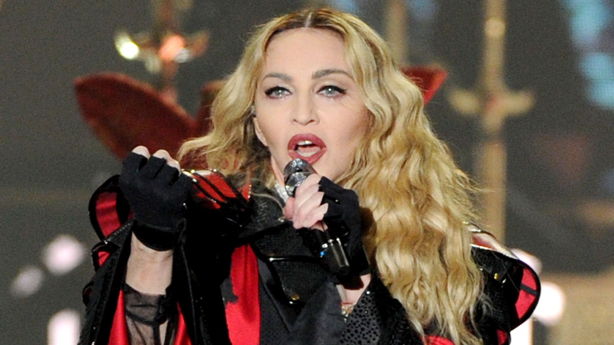 Madonna Gets Emotional While Delivering Acceptance Speech At GLAAD Awards | Celebrity ...2048 x 1152