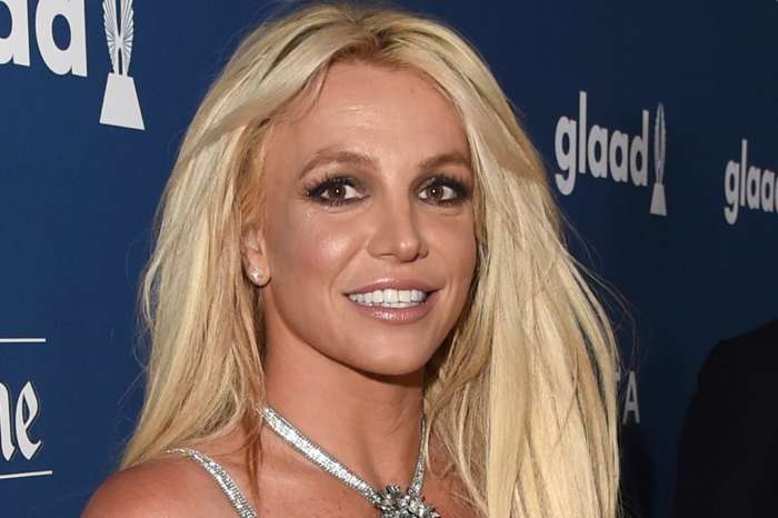 Britney Spears Fans Slam Her For Photoshopping Pic To Make Her Waist Look Smaller