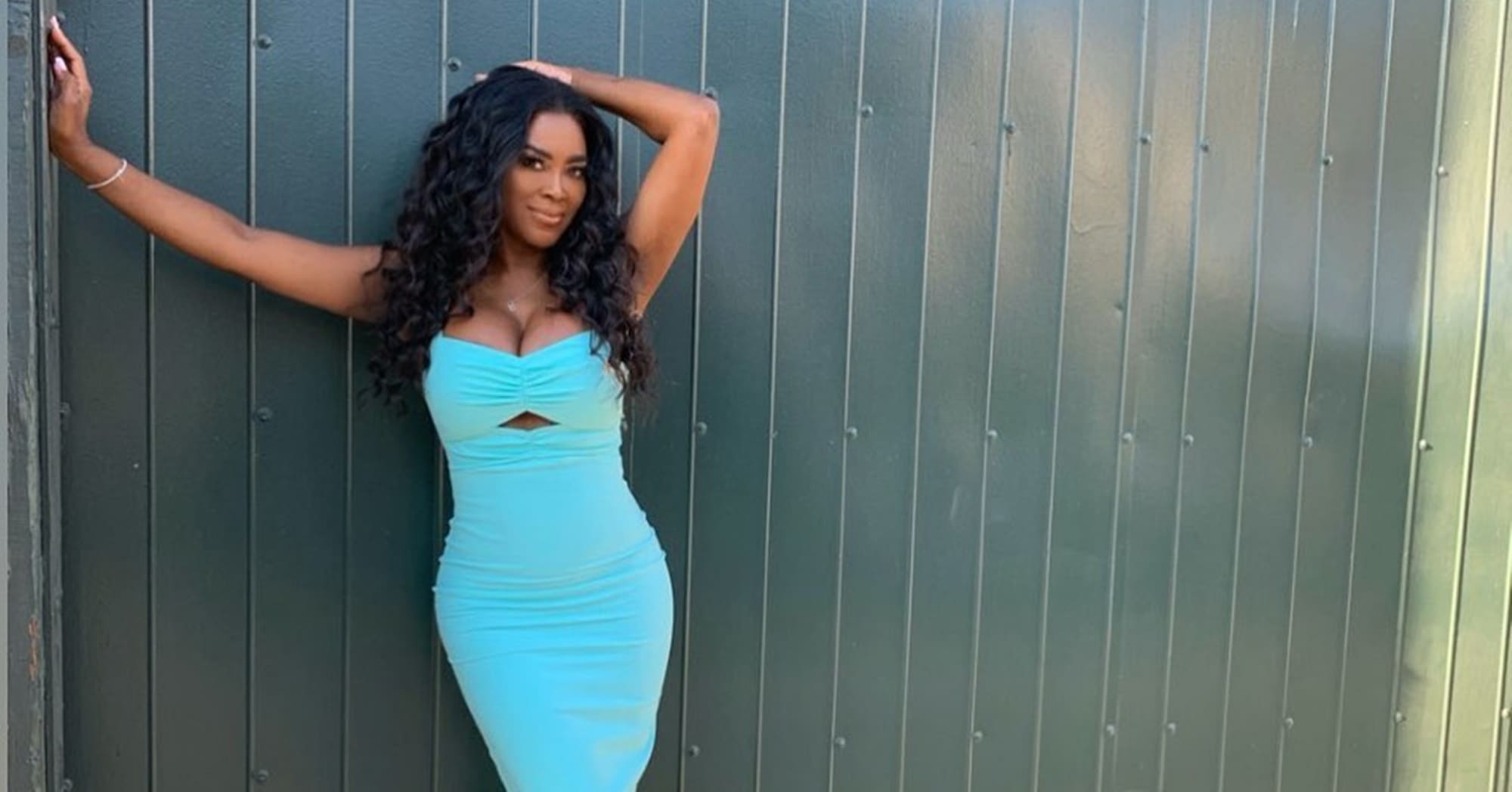 ”kenya-moore-slays-in-tight-dress-picture-and-reveals-if-she-is-thinner-after-giving-birth-to-baby-brooklyn”