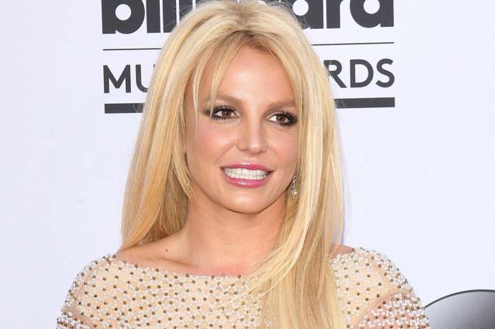 Britney Spears' Mother Addresses The Claims That Her Team Deletes Positive Comments On Her Social Media!
