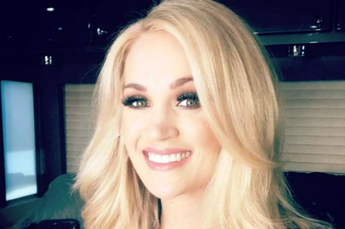 Carrie Underwood Shares Adorable Selfie With Her Mom