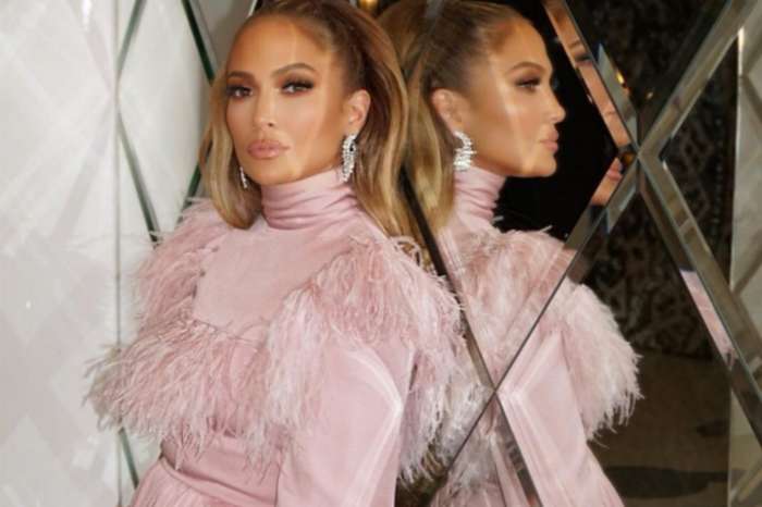 Jennifer Lopez Dazzles In New Tour Photo — Performs On Stage With Mini-Me Daughter Emme