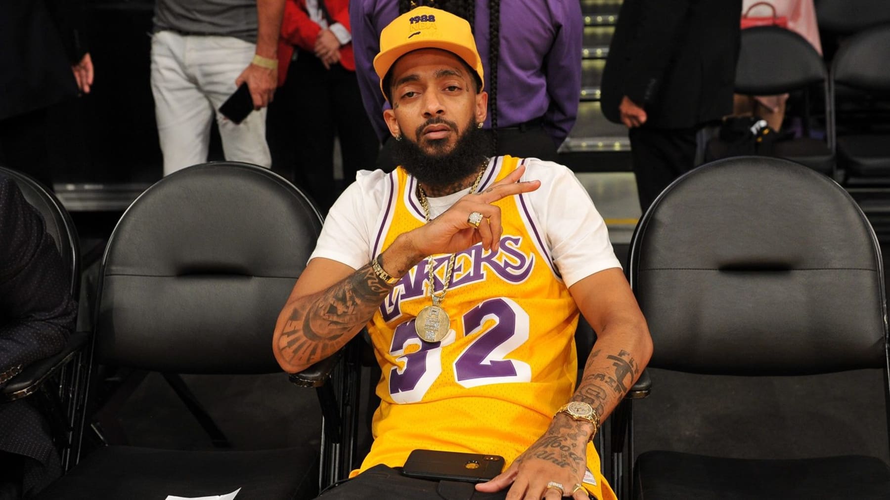 what to wear with a lakers jersey