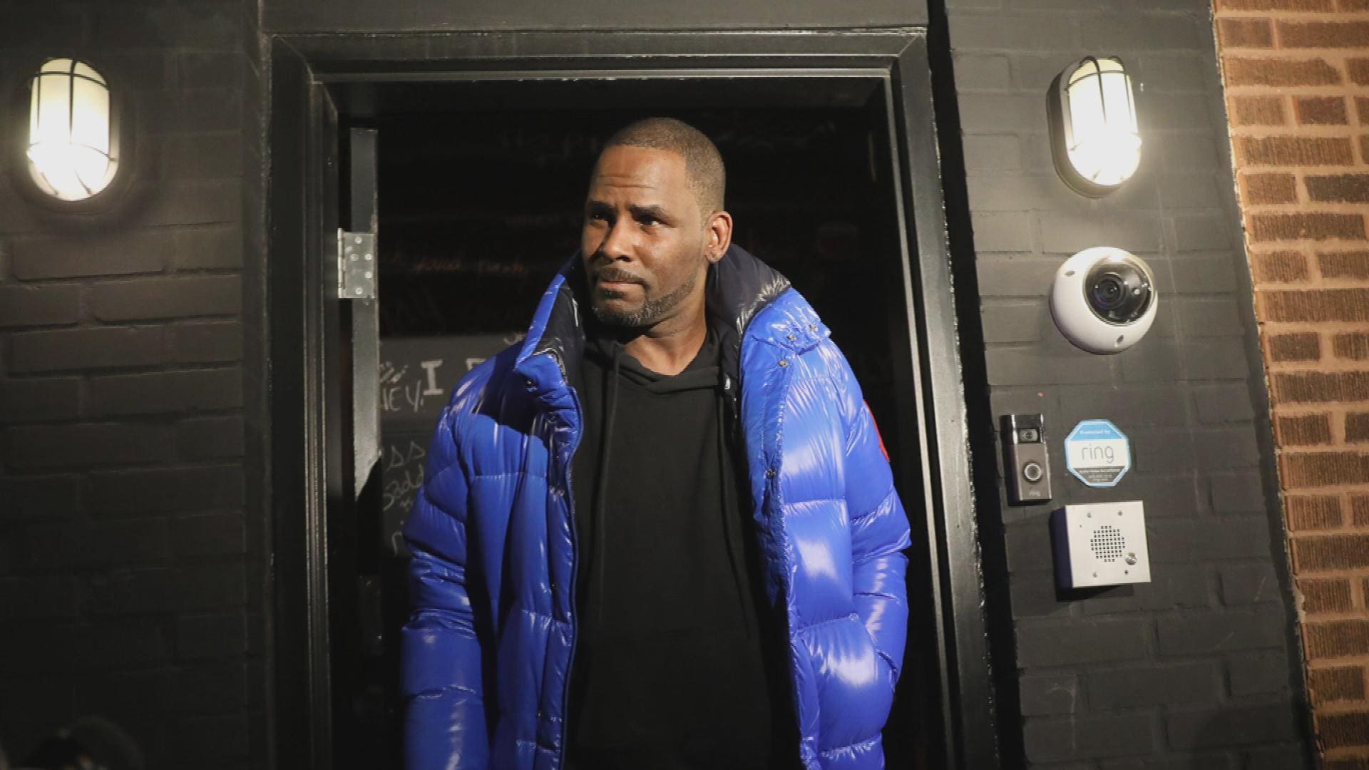 R. Kelly's Crisis Manager, Darrell Johnson, Doesn't Trust Him
