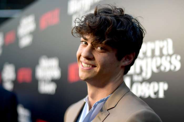 Noah Centineo Delivers Inspirational Speech About Bullying At The Teen Choice Awards