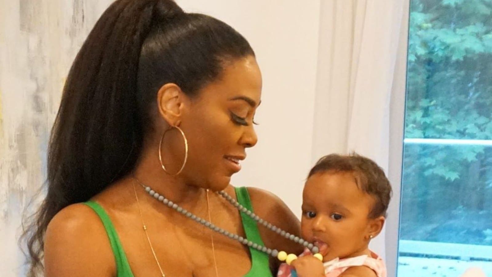 Kenya Moore Serves Body And Fashion And Fans Say She Looks Impeccable