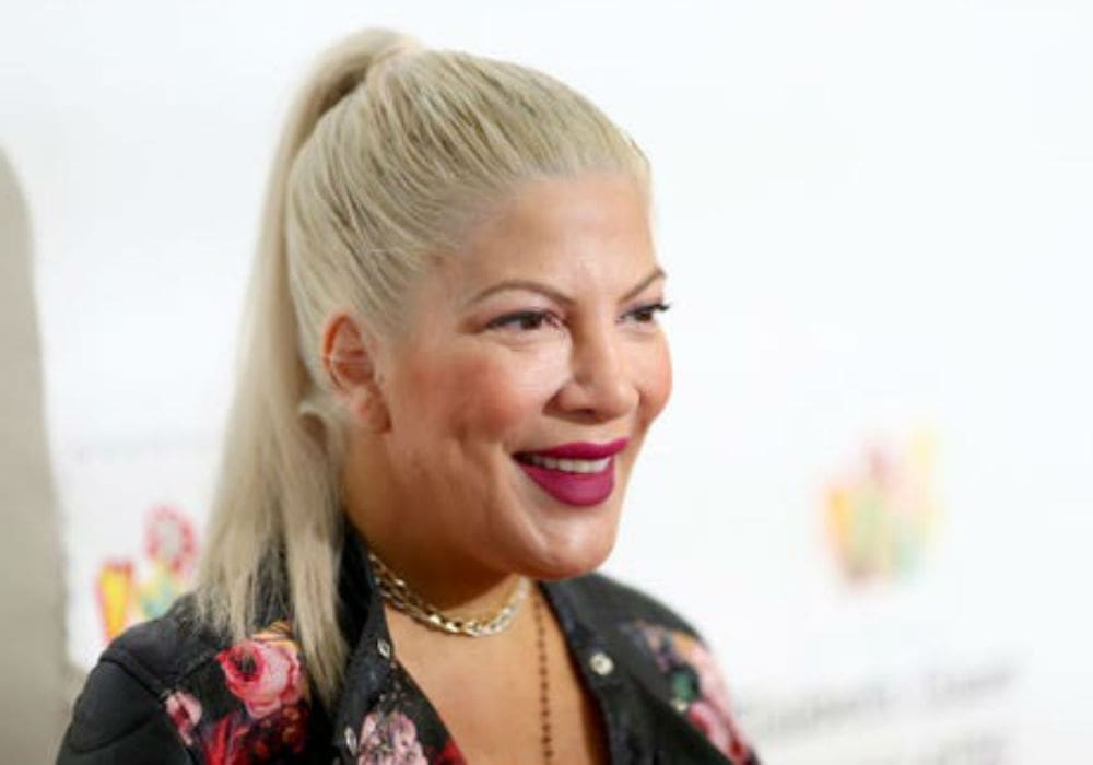Tori Spelling Admits She Still Doesn't Get Along With Shannon Doherty Ahead Of 90210 Reboot