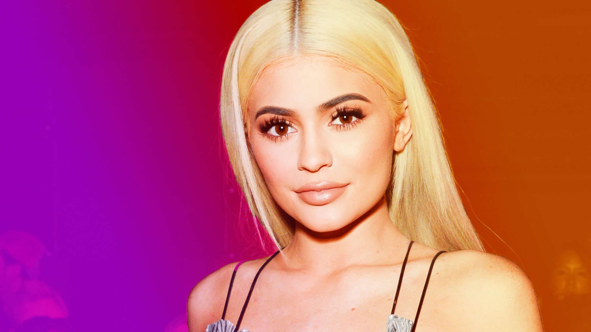 Kylie Jenner Celebrates Her 22nd Birthday And Some People Say She's Trying To Copy Rihanna's Dress - Check Out The Gift She Received From Travis Scott