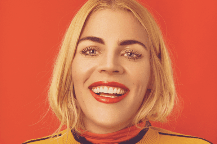 Busy Philipps Explains Why She's So Transparent And Vulnerable On Social Media And It's Really Inspiring! 