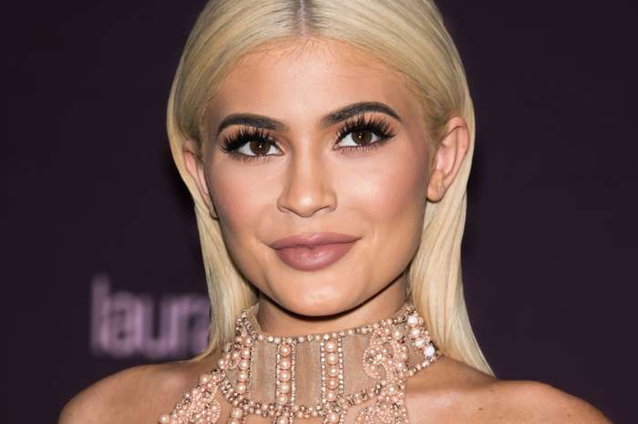 Kylie Jenner Says Her 'Biggest Fear' Is Dust In A Cup And She Can't Explain Why