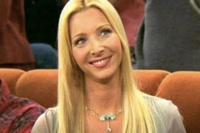 Lisa Kudrow Struggled Playing Phoebe She Credits Friends Costar For Giving Her A Much Needed Pep Talk