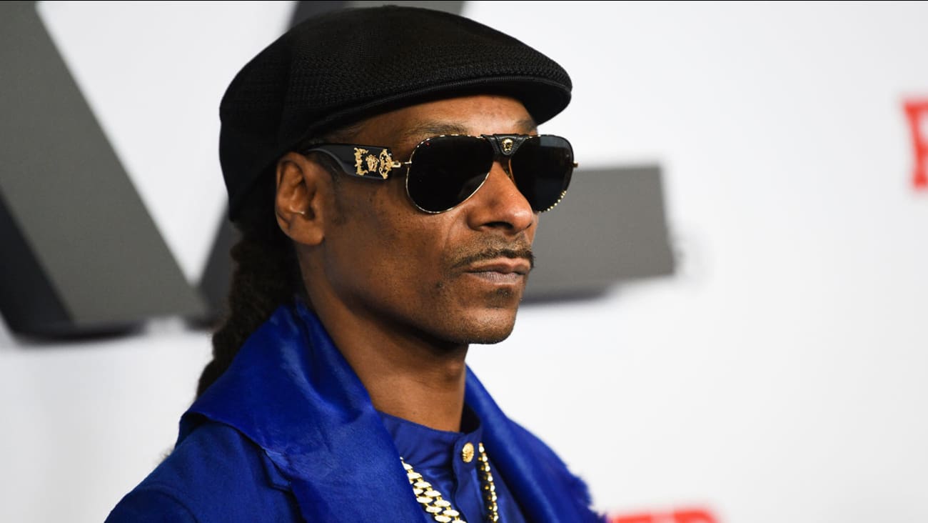 University Of Kansas Apologized After Snoop Dogg Performed With Pole Dancers