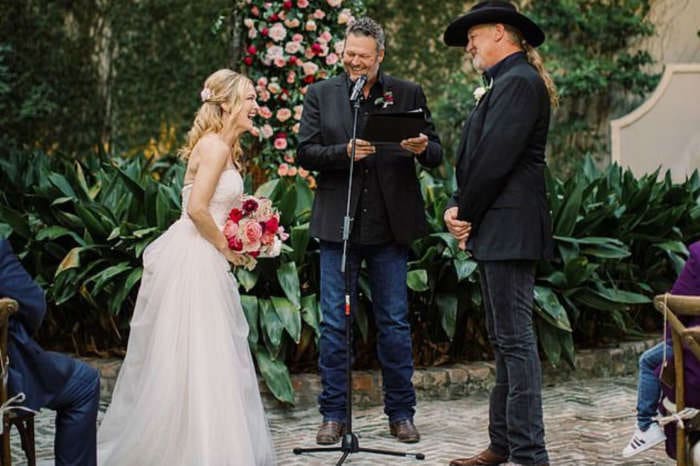 Country Singer Trace Adkins And Victoria Pratt Are Married - Blake Shelton Officiates Wedding