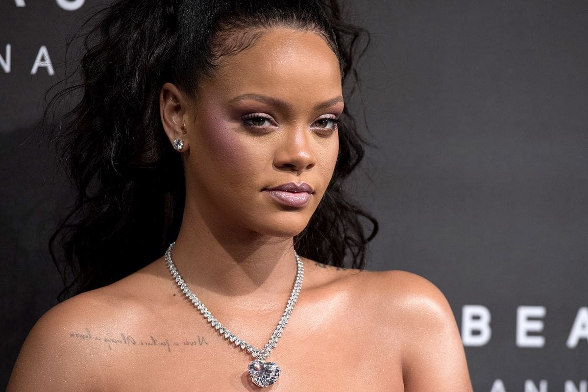 Rihanna Claps Back After Being Offended On Social Media - She Also Has A Message For Friends And Family