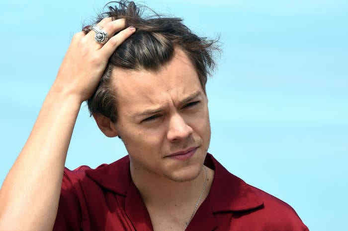 Harry Styles Reportedly Shades Ex-One Direction Member Zayn Malik During SNL Performance
