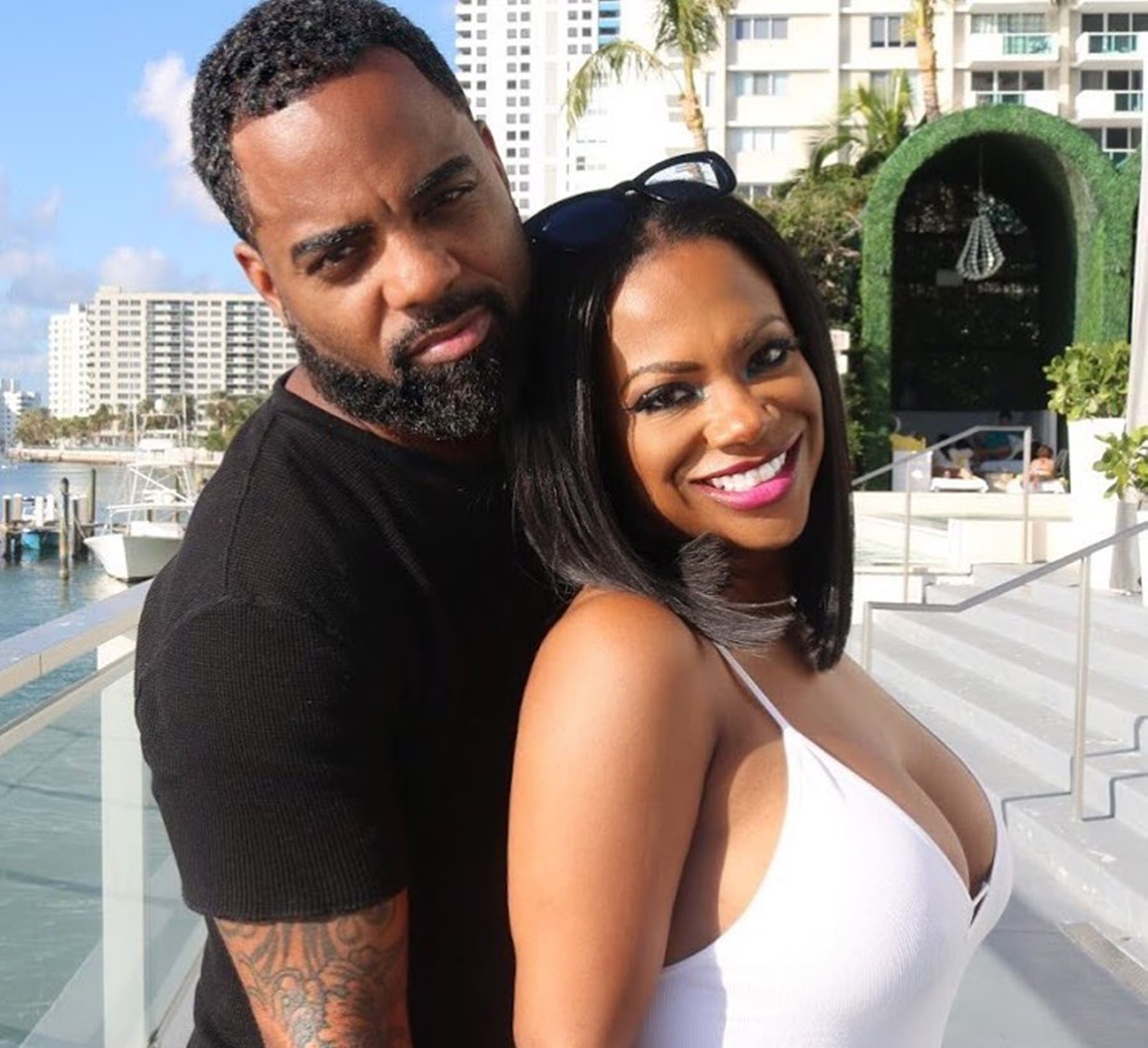 Kandi Burruss Shares A Photo Featuring The Surrogate Mother Who Had Her Baby