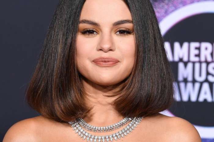 Selena Gomez Wowed In Roberto Coin Cento Diamond Pharoah Necklace At The AMAs