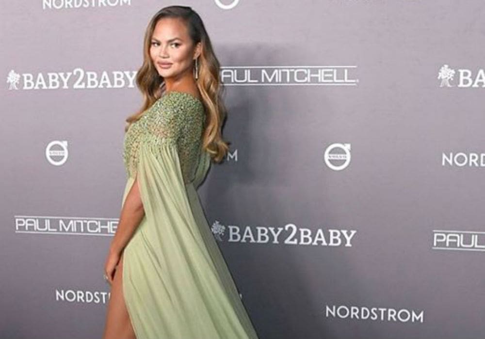Chrissy Teigen Opens Up About The Perks Of A-List Celebrity Life During Twitter Q&A With Fans