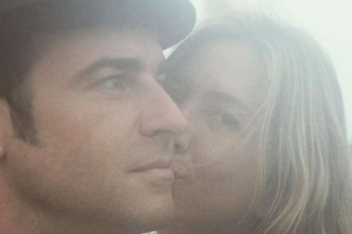 Are Jennifer Aniston And Justin Theroux Hooking Up?