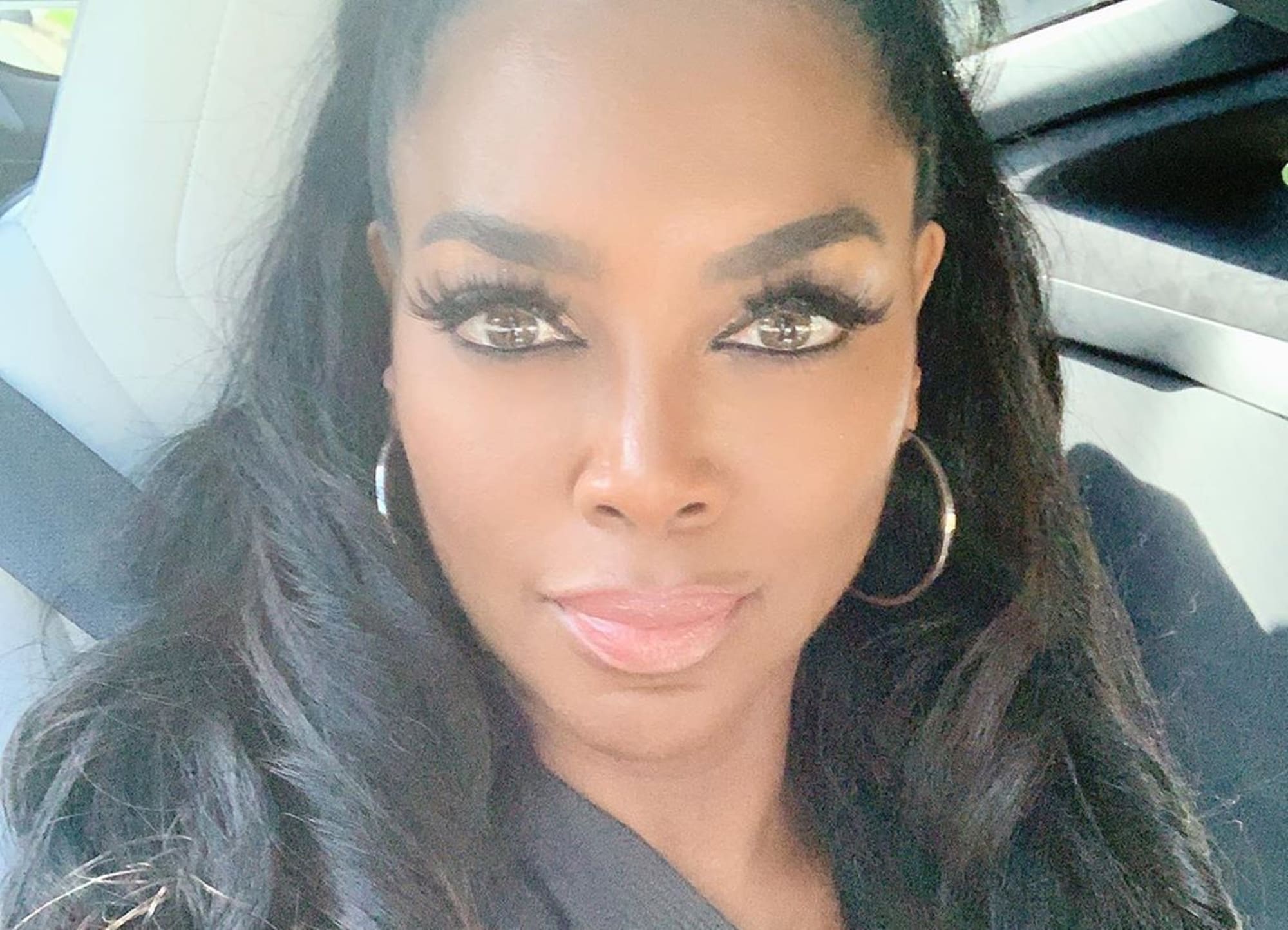 Kenya Moore Shocks Fans With A Footage Featuring An Accident Near Her Home - She And Brooklyn Daly Could Have Been Hit By Tragedy!