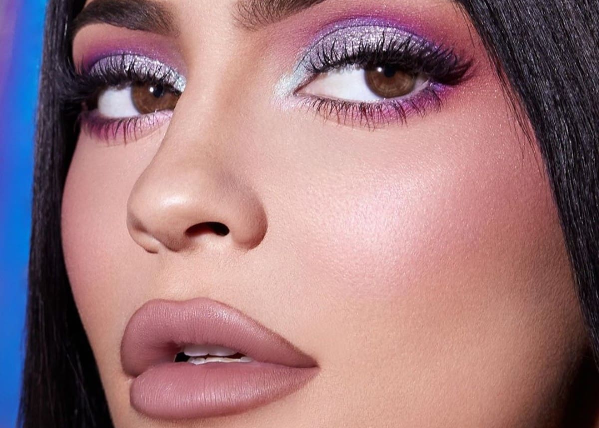 Kylie Jenner Demonstrates How She Makes Her Lips Look Twice Their Size