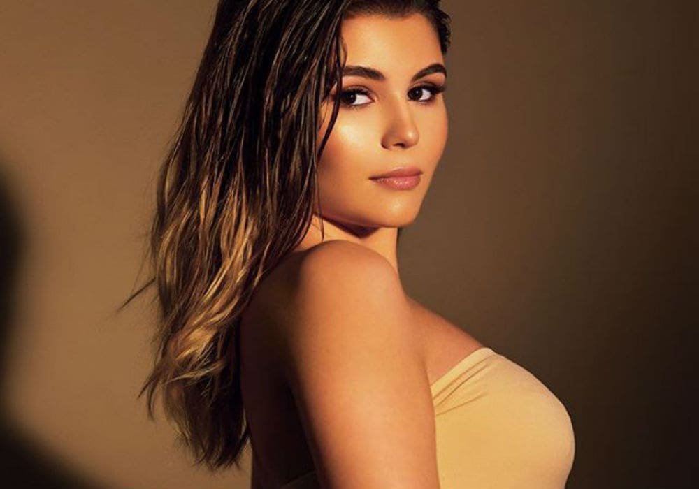 Olivia Jade Is Back With Her First Makeup Tutorial On YouTube Since Her Mom Lori Loughlin's Scandal Broke