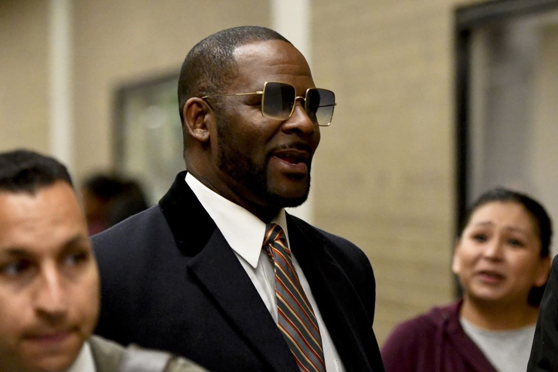 R. Kelly’s GF, Azriel Clary, Shows Of Stunning New Hairstyle In Video And Leaves ...